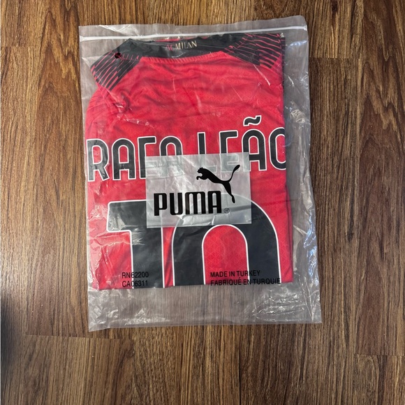 AC MILAN RAFAEL LEAO JERSEY - Picture 3 of 3